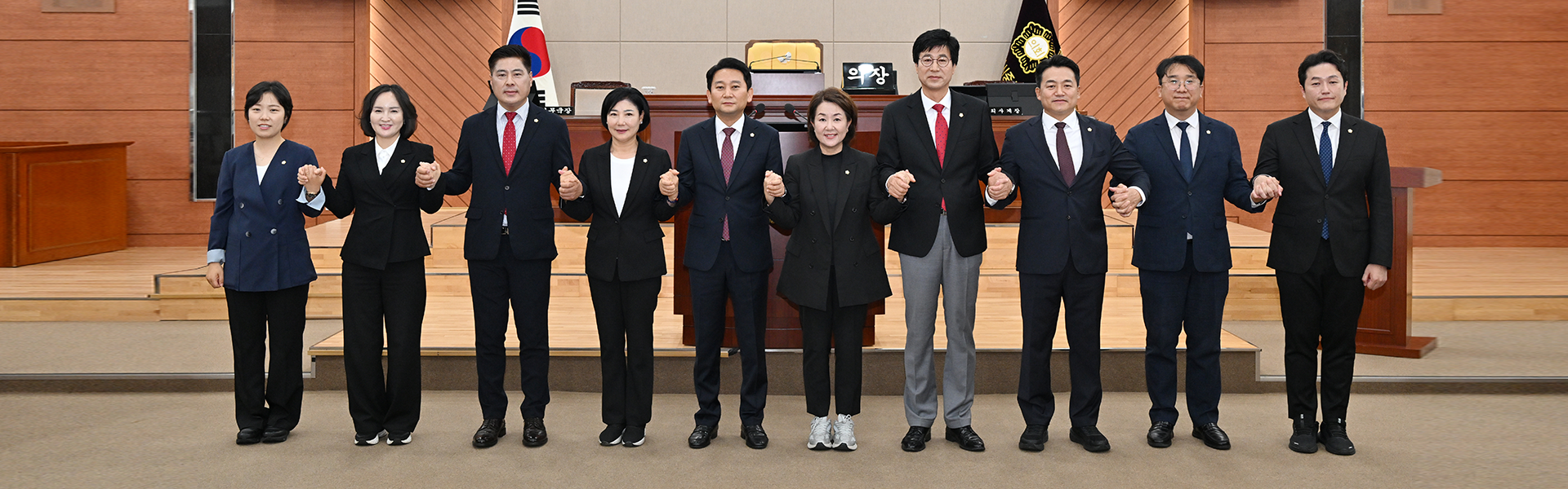 제9대 후반기 울산광역시 중구의회 개원 기념 의원 단체 사진