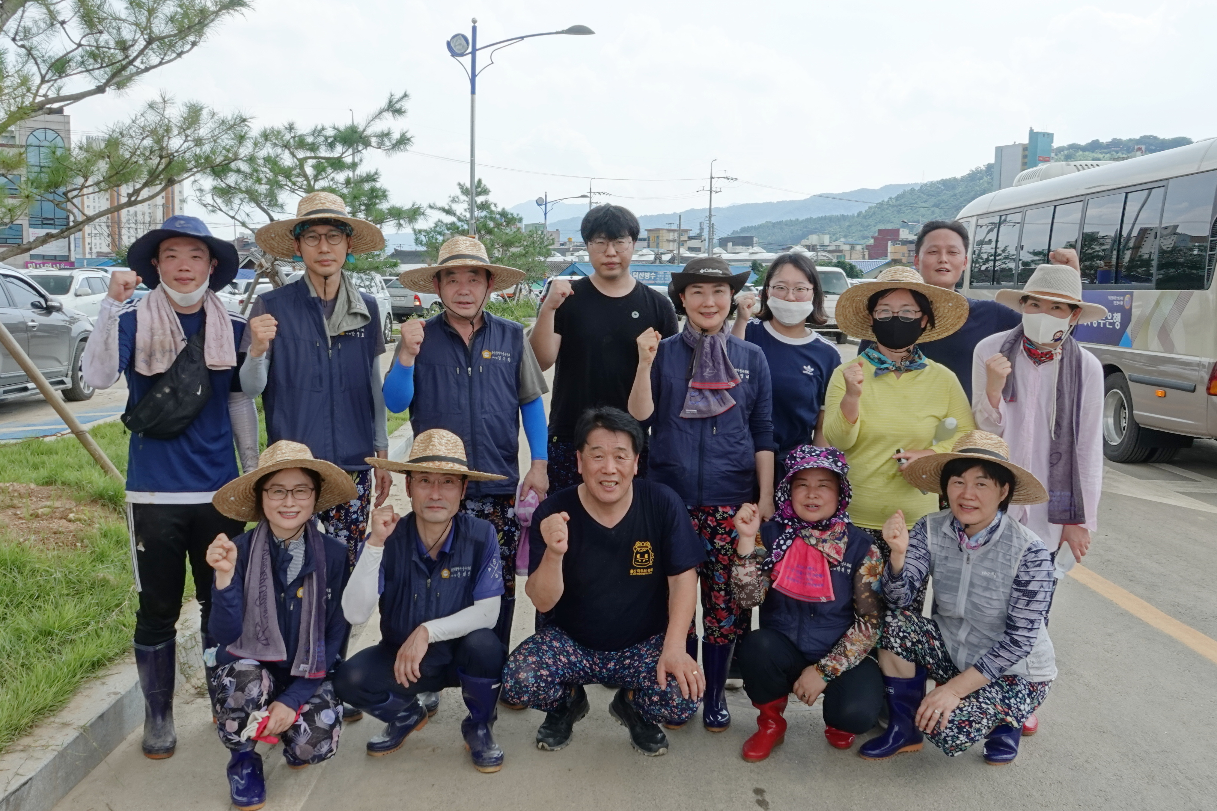 울산 중구의회, 전남 구례5일장 찾아 수해 복구 봉사활동