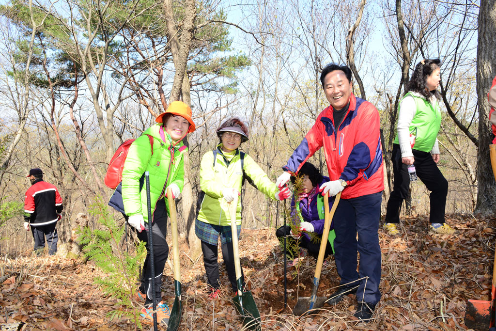 식목일 기념 나무심기 행사(5)